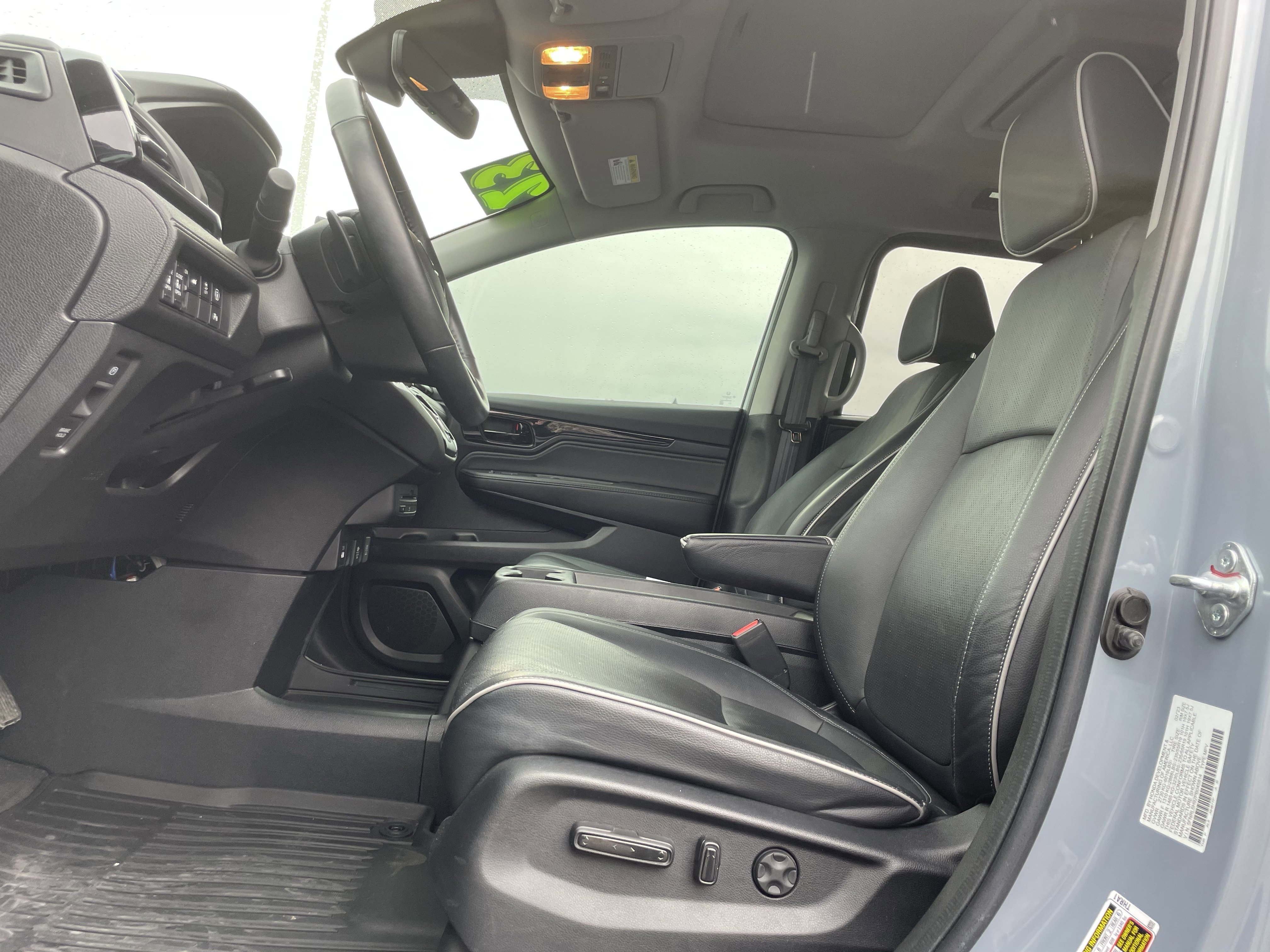 Used 2023 Honda Odyssey Elite image 12