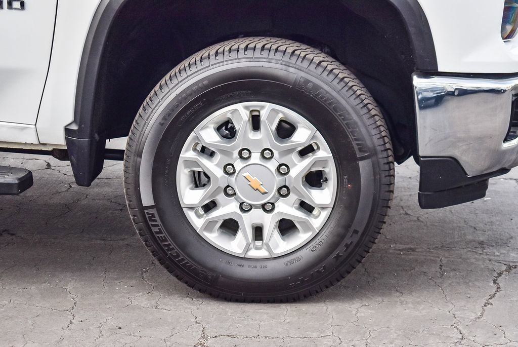 Used 2024 Chevrolet Silverado 2500 LT image 11
