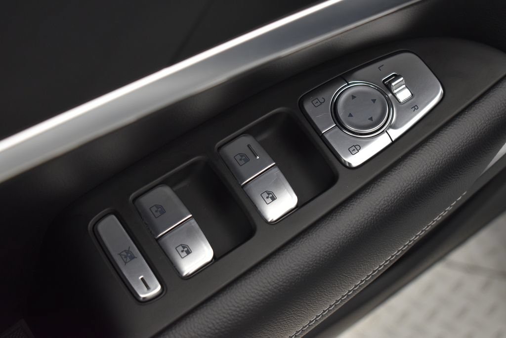 Used 2025 Genesis G70 2.5T AWD/4WD image 13