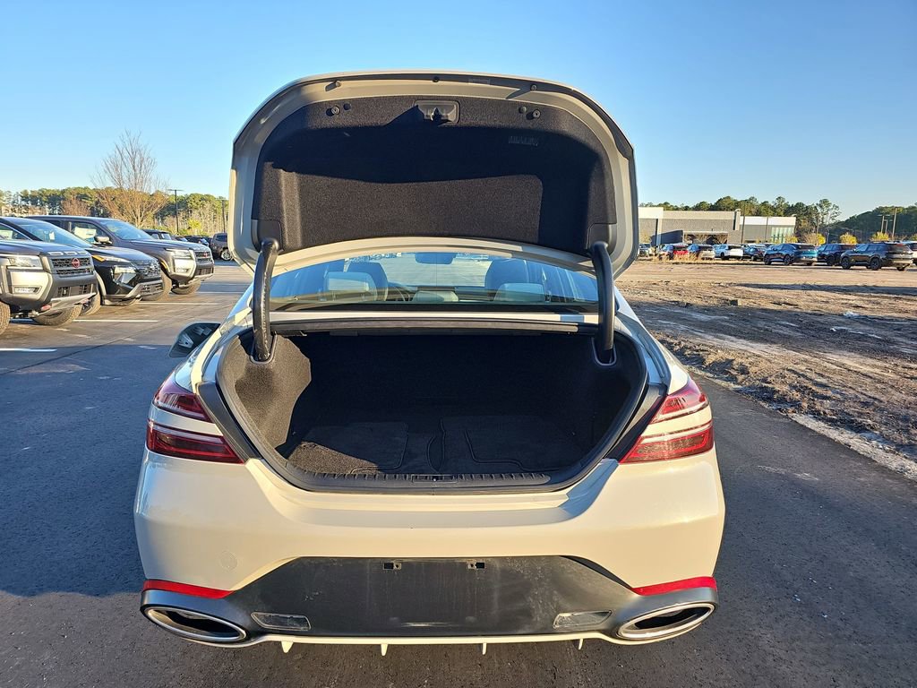 Used 2025 Genesis G70 2.5T image 15
