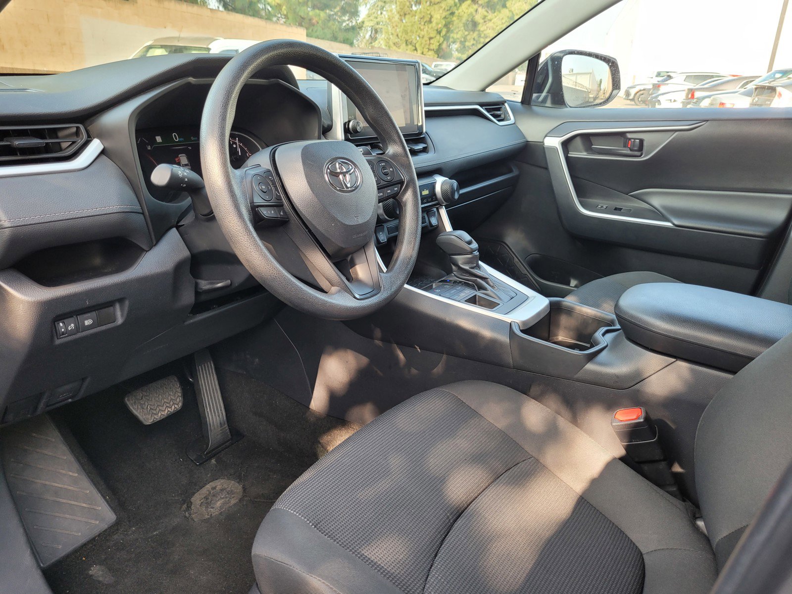 Used 2024 Toyota RAV4 LE image 9