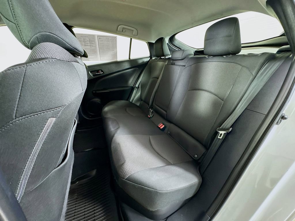 Certified 2022 Toyota Prius LE image 22