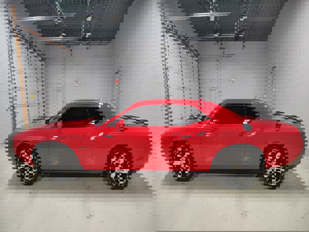 Used 2015 Dodge Challenger R/T Plus image 18
