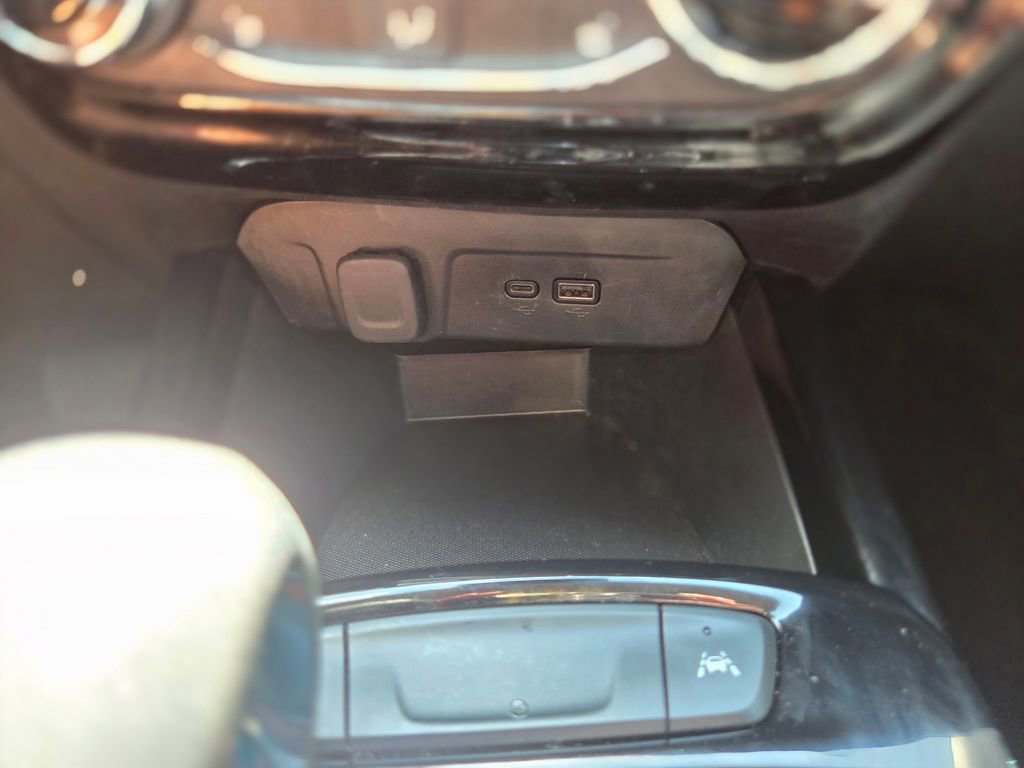 Used 2025 Chevrolet Trax ACTIV FWD image 24