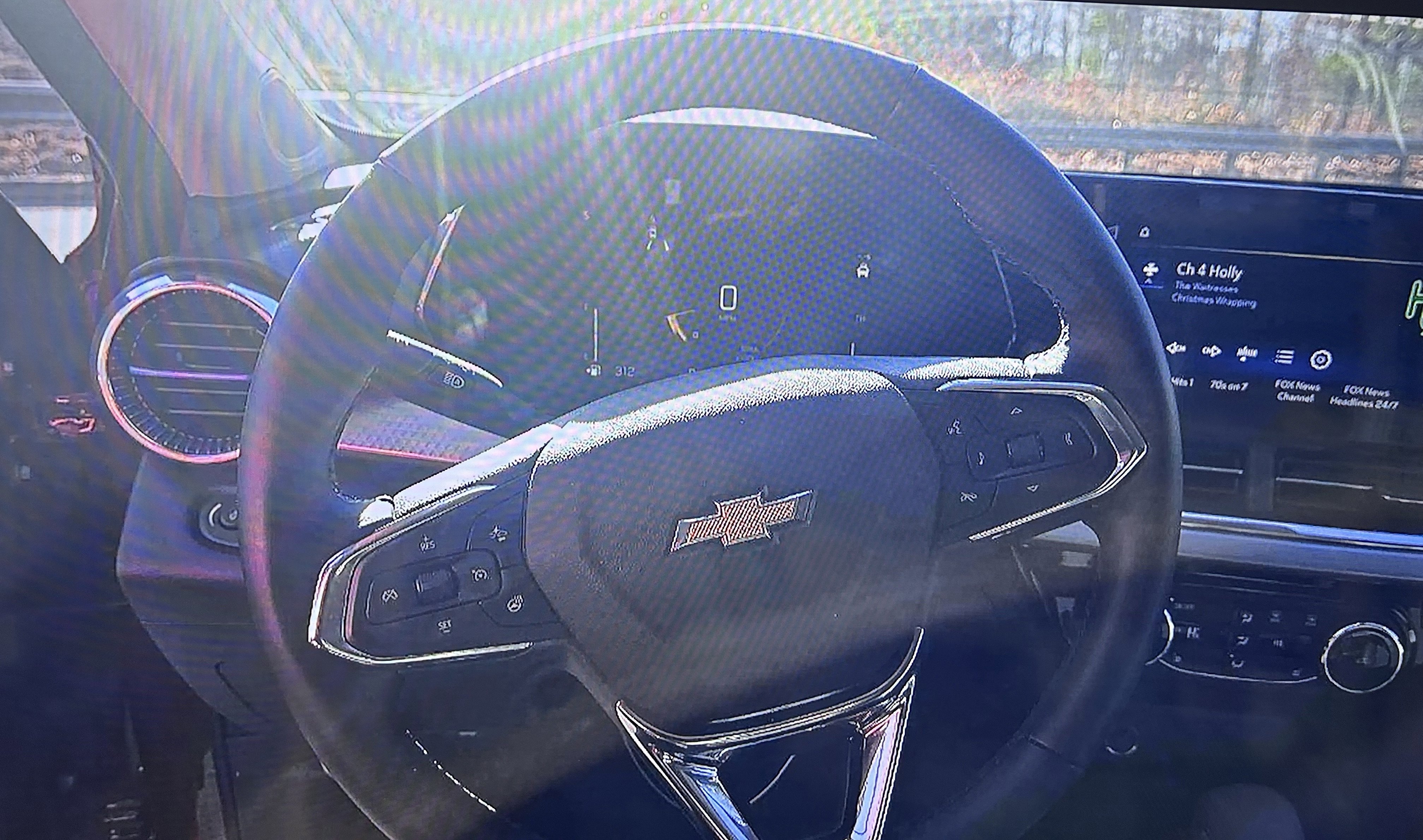 Used 2025 Chevrolet Trax LT w/ LT Convenience Package image 13