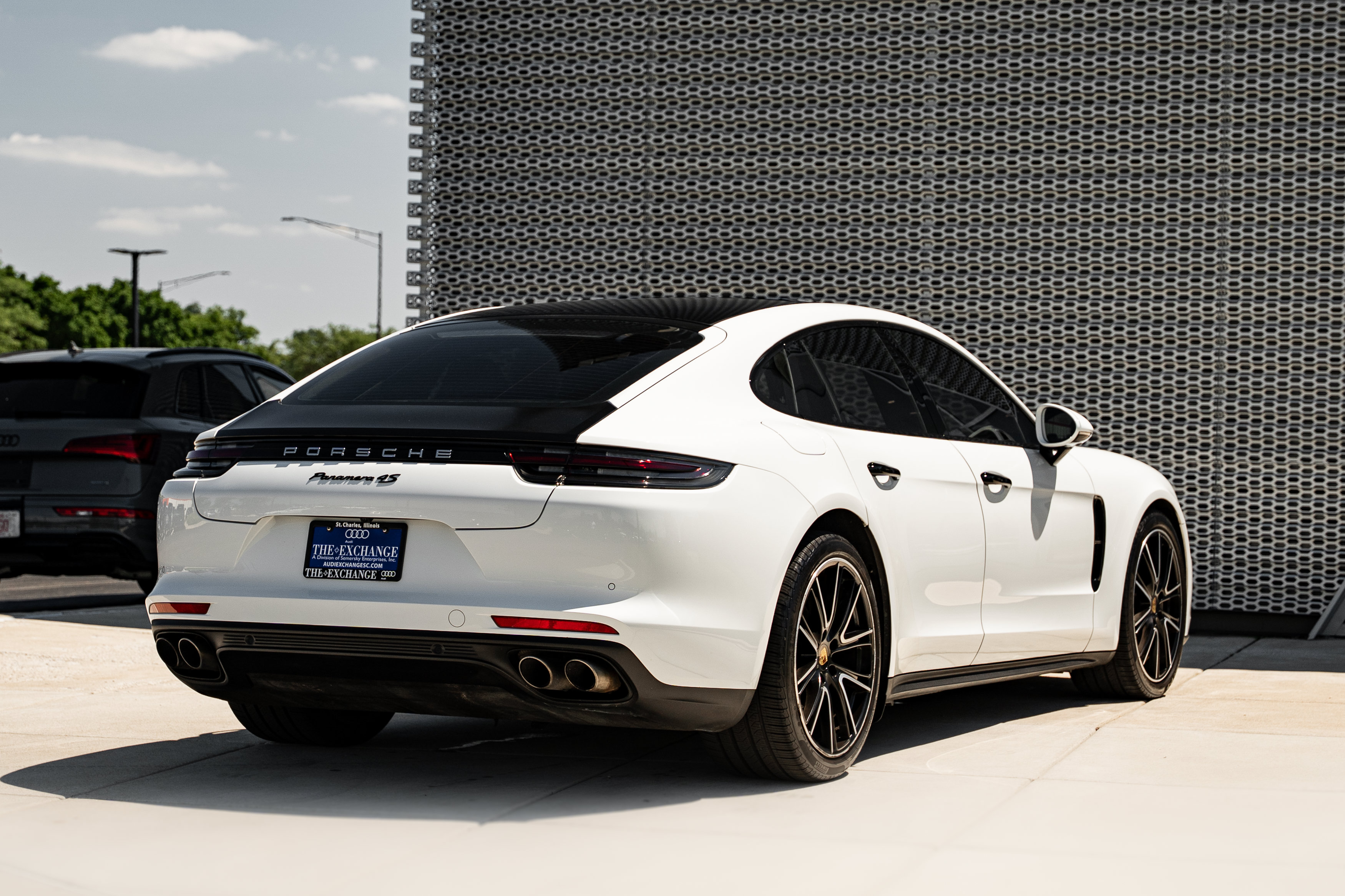 Used 2018 Porsche Panamera 4S AWD/4WD image 4