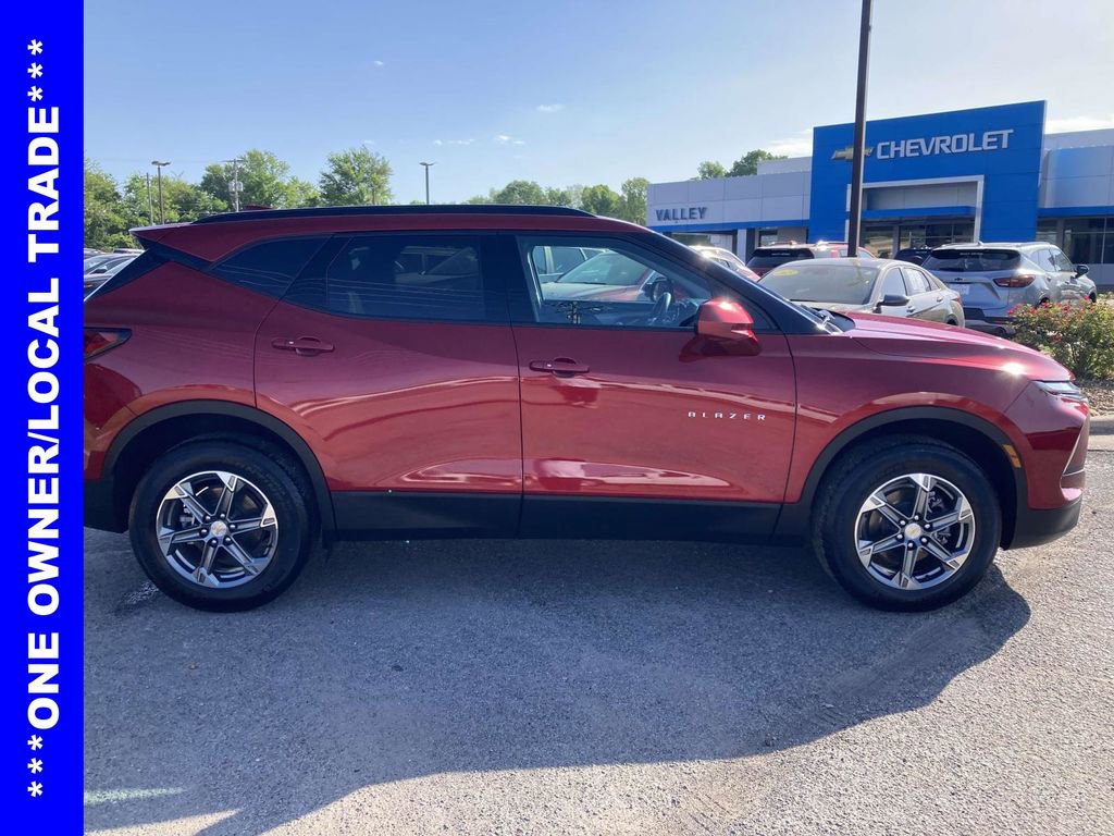 Used 2024 Chevrolet Blazer LT w/ Convenience Package FWD image 2
