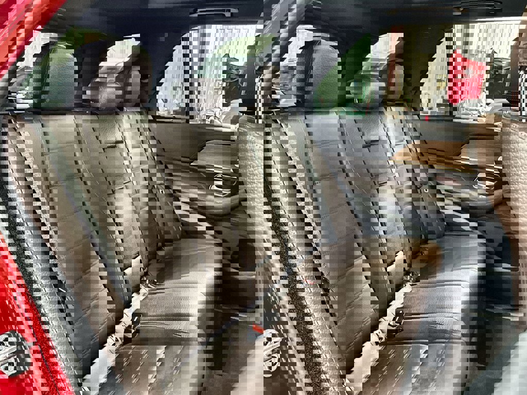 Used 2022 Mercedes-Benz GLE 350 4MATIC w/ Premium Package image 30