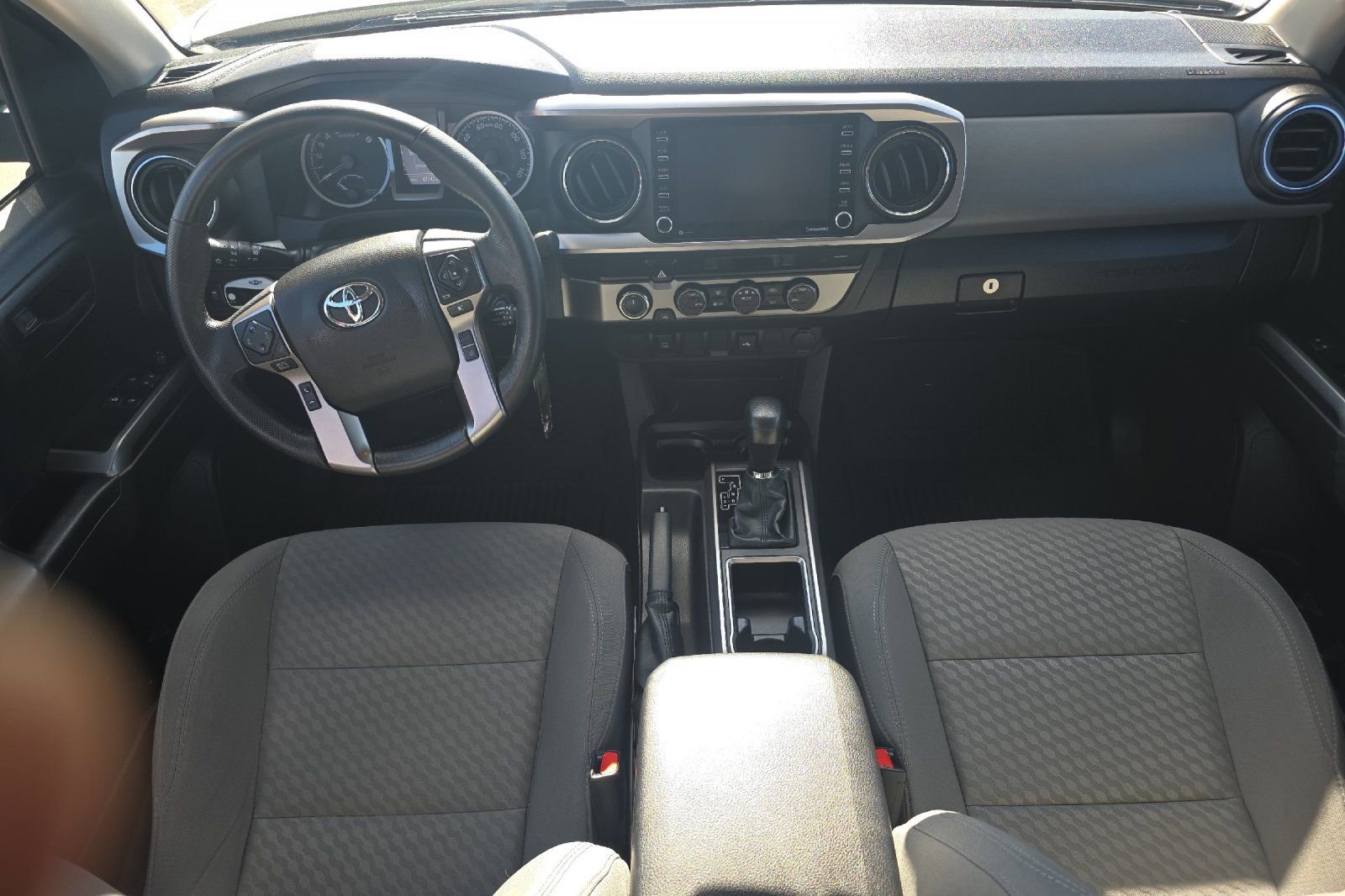 Used 2022 Toyota Tacoma SR5 AWD/4WD image 13