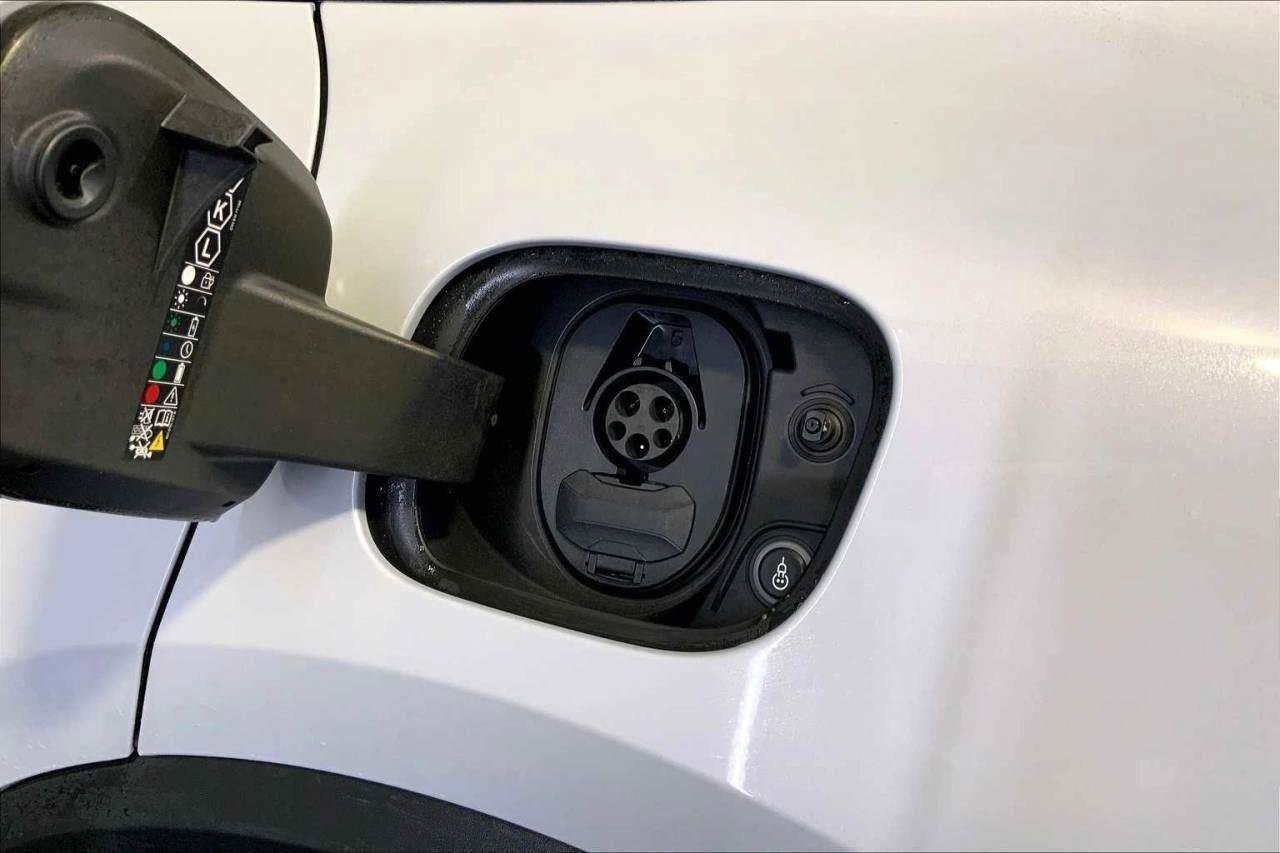 New 2025 Porsche Macan Electric image 62