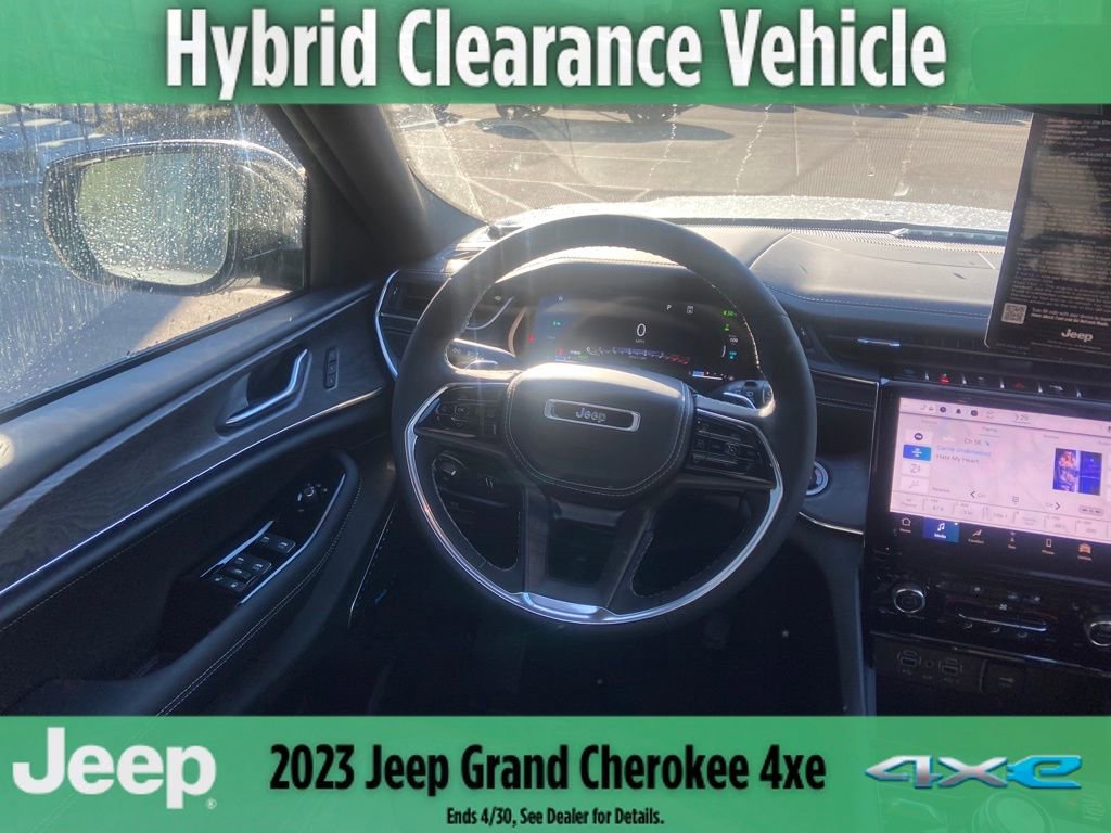 New 2023 Jeep Grand Cherokee Overland image 17
