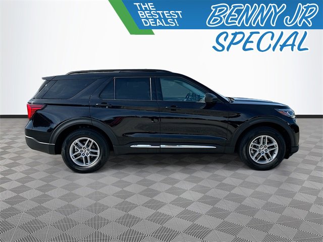 Used 2025 Ford Explorer Active w/ Active Comfort Package image 8