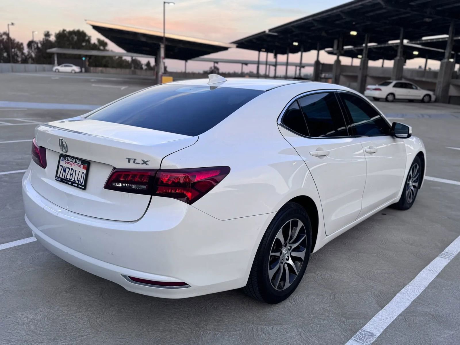 Used 2015 Acura TLX w/ Technology Package FWD image 5