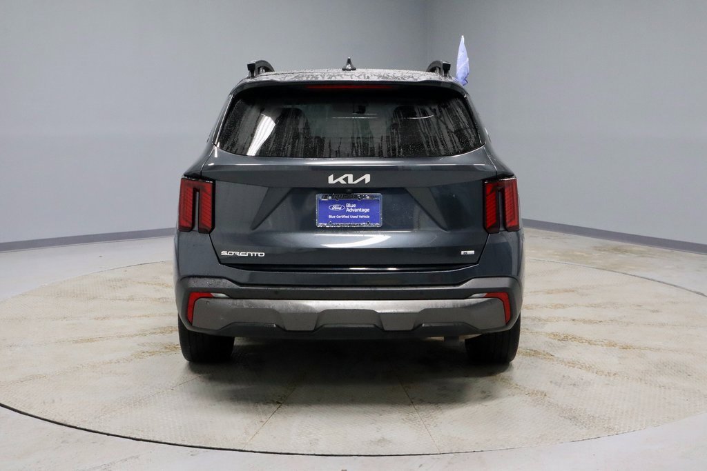 Used 2024 Kia Sorento SX image 11