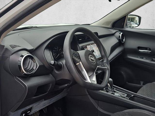 Used 2022 Nissan Kicks SV FWD image 9
