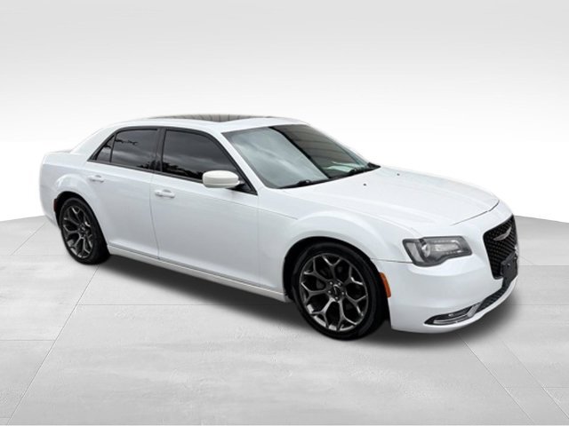 Used 2015 Chrysler 300 S RWD image 27