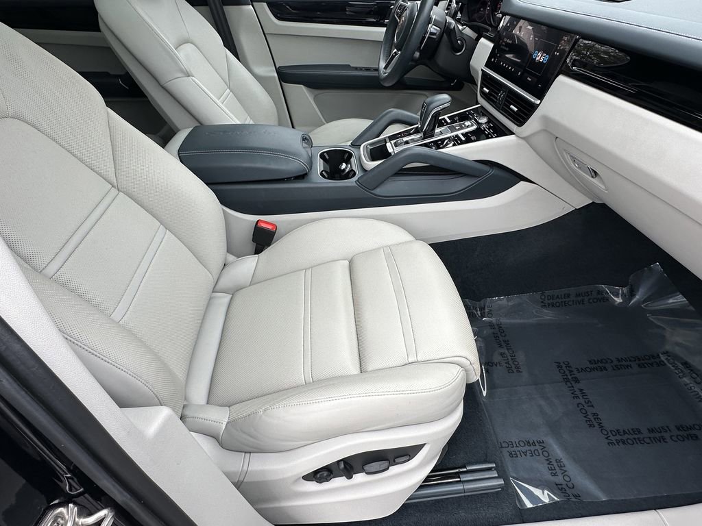 Used 2022 Porsche Cayenne S image 16