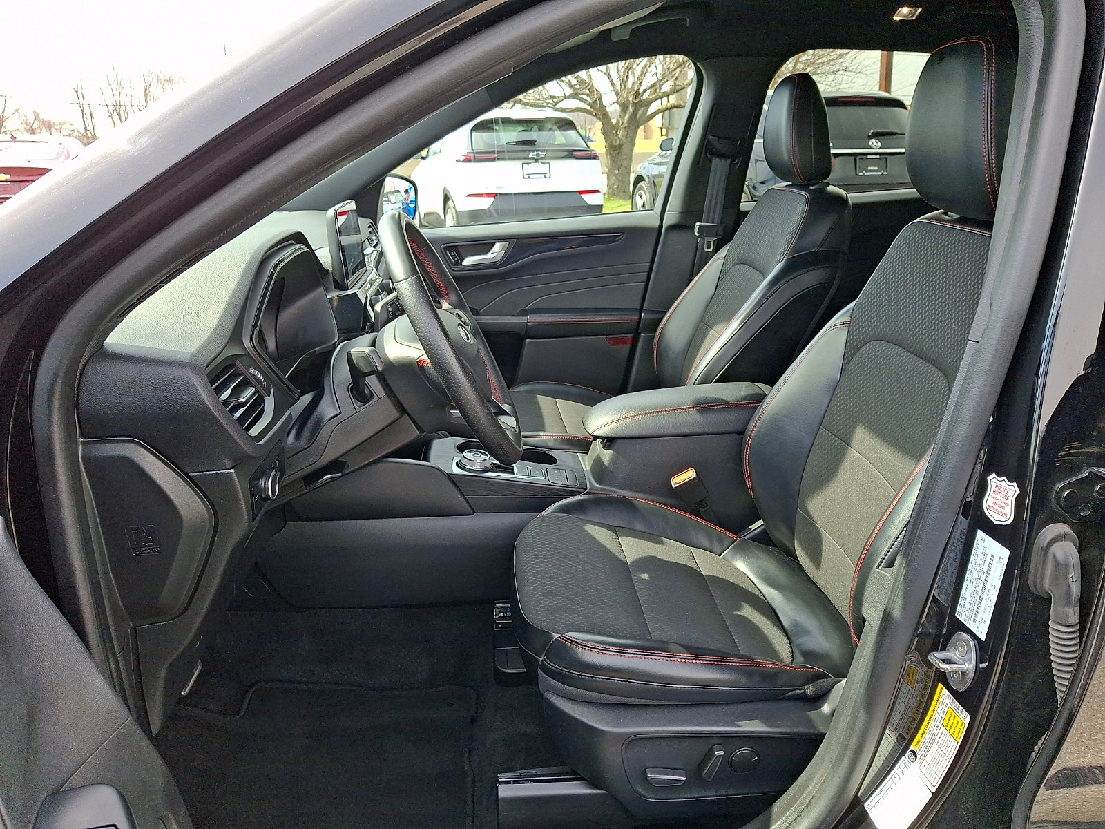 Certified 2024 Ford Escape ST-Line w/ Cold Weather Package FWD image 13