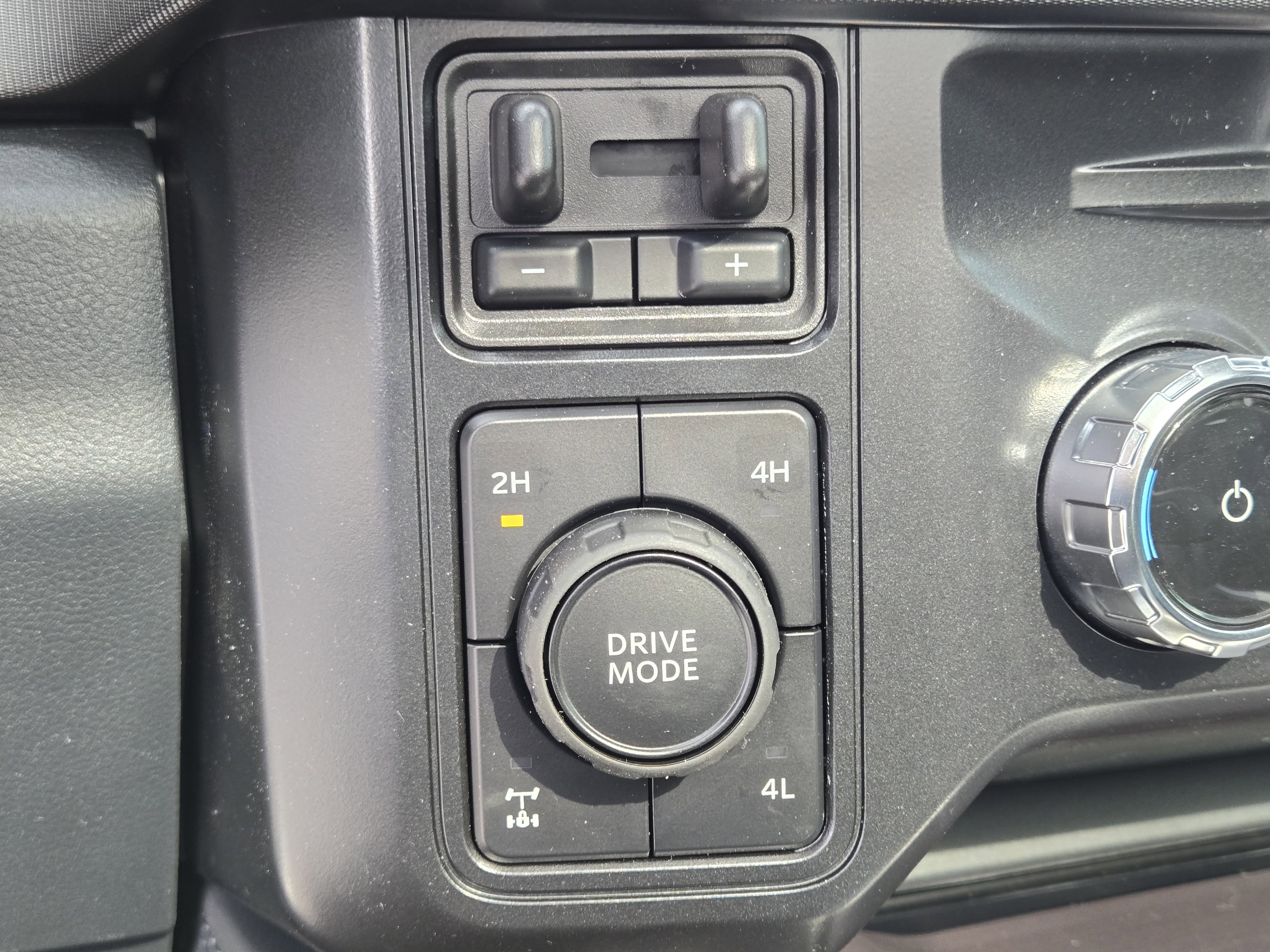 New 2026 Ford F350 Platinum image 38