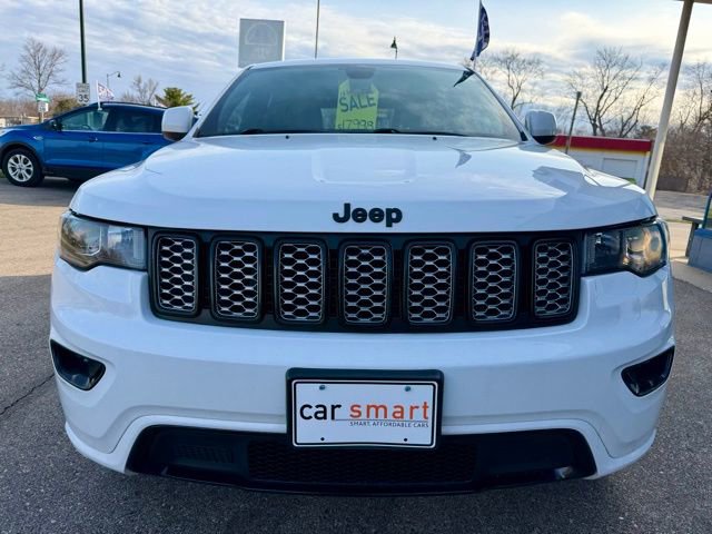 Used 2018 Jeep Grand Cherokee Altitude AWD/4WD image 3