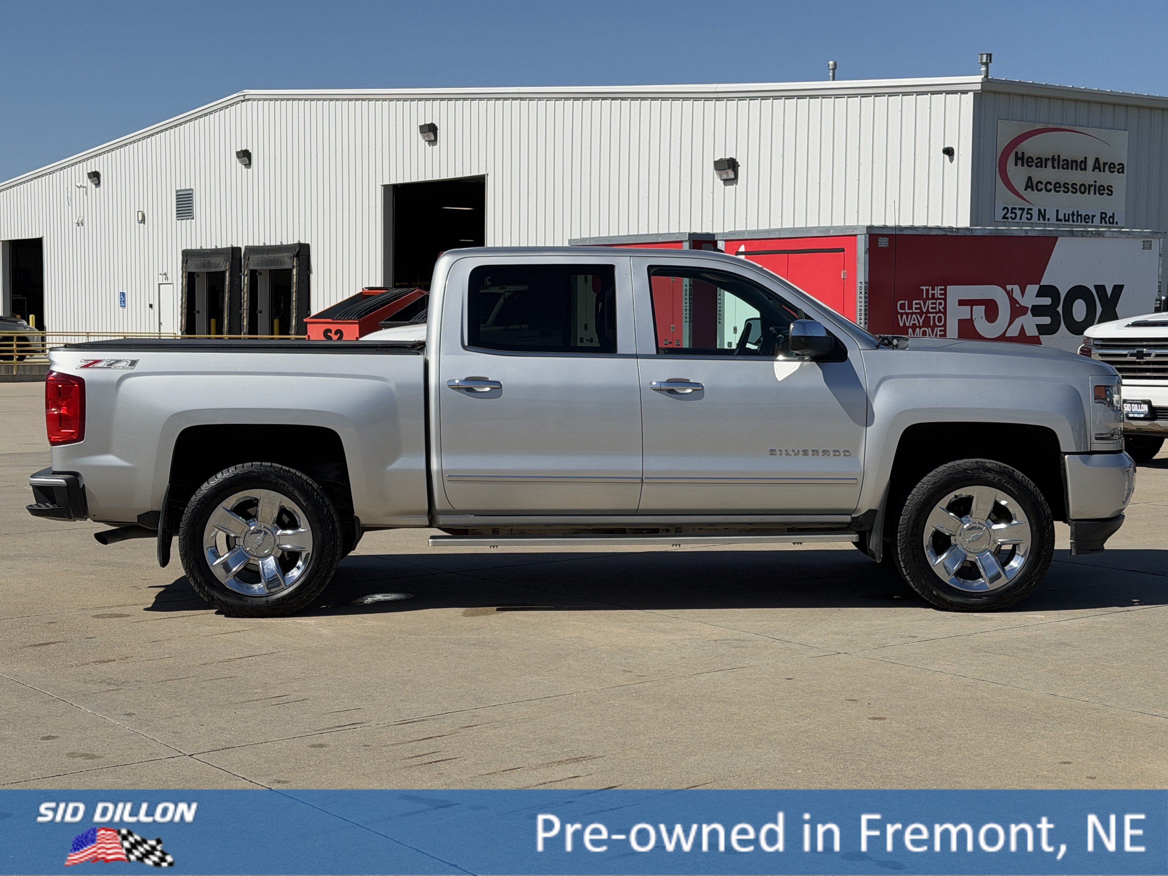 Used 2017 Chevrolet Silverado 1500 LTZ Z71 w/ LTZ Plus Package AWD/4WD image 3