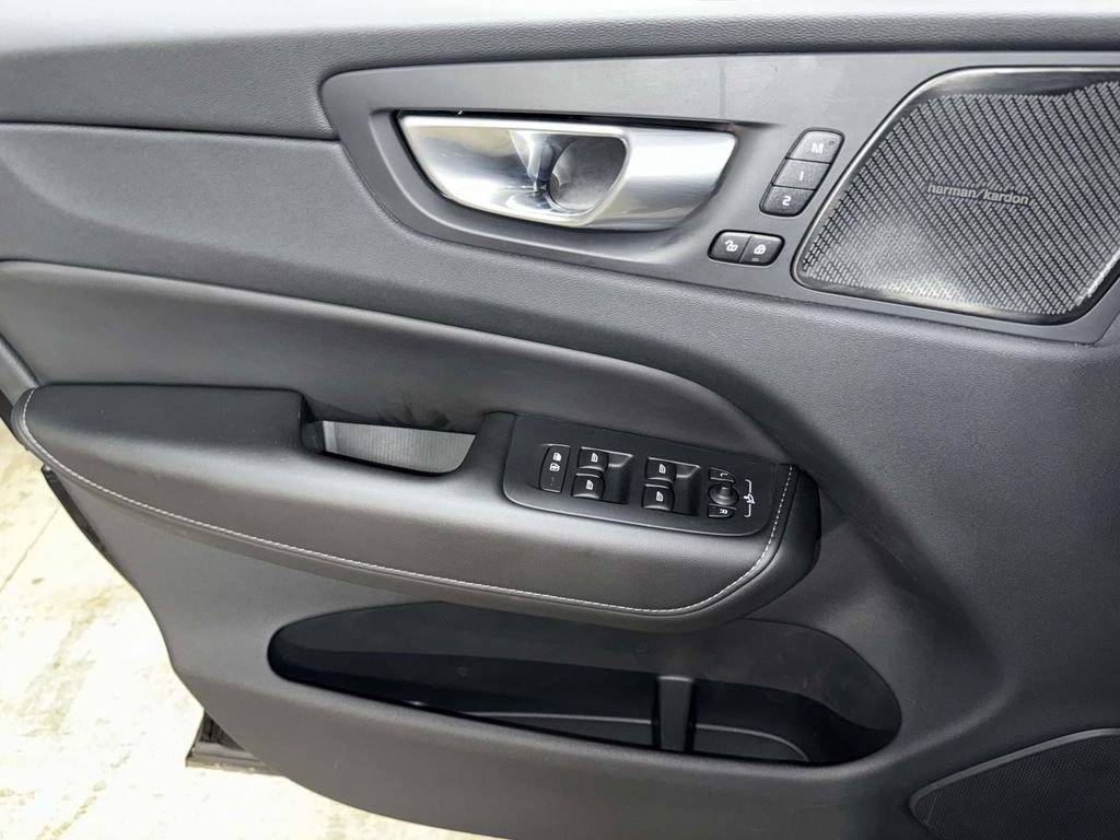 Used 2024 Volvo XC60 T8 Ultimate w/ Climate Package image 20