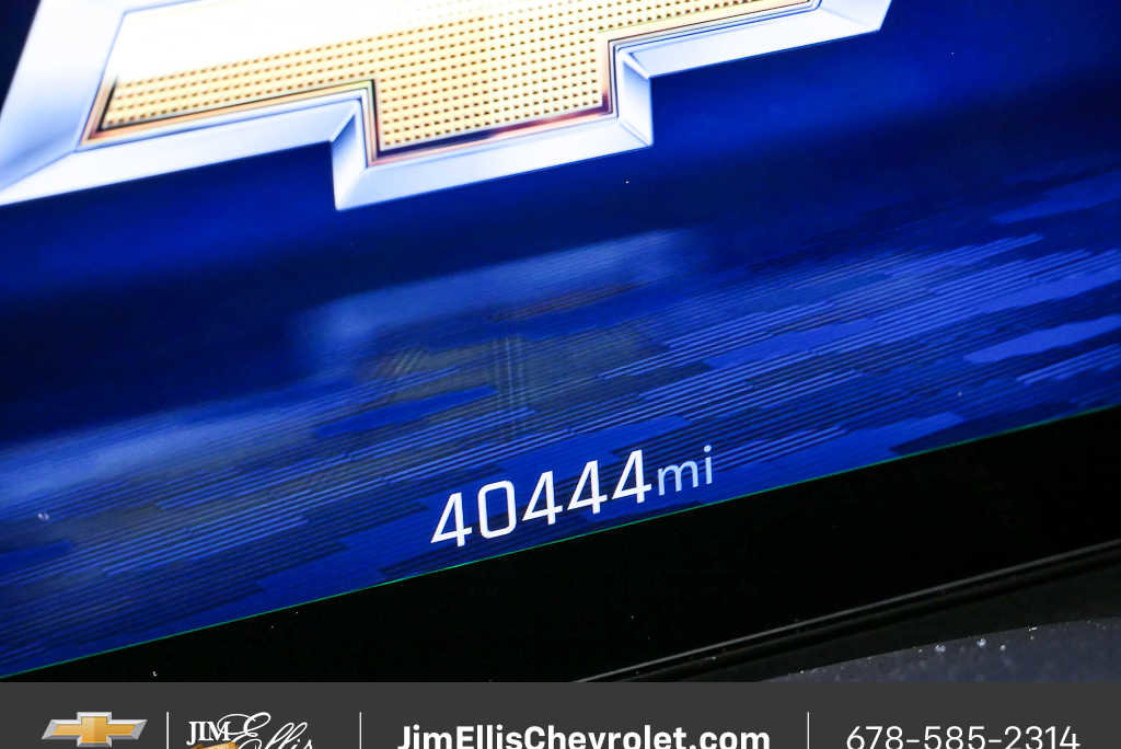 Used 2025 Chevrolet Traverse LT image 11