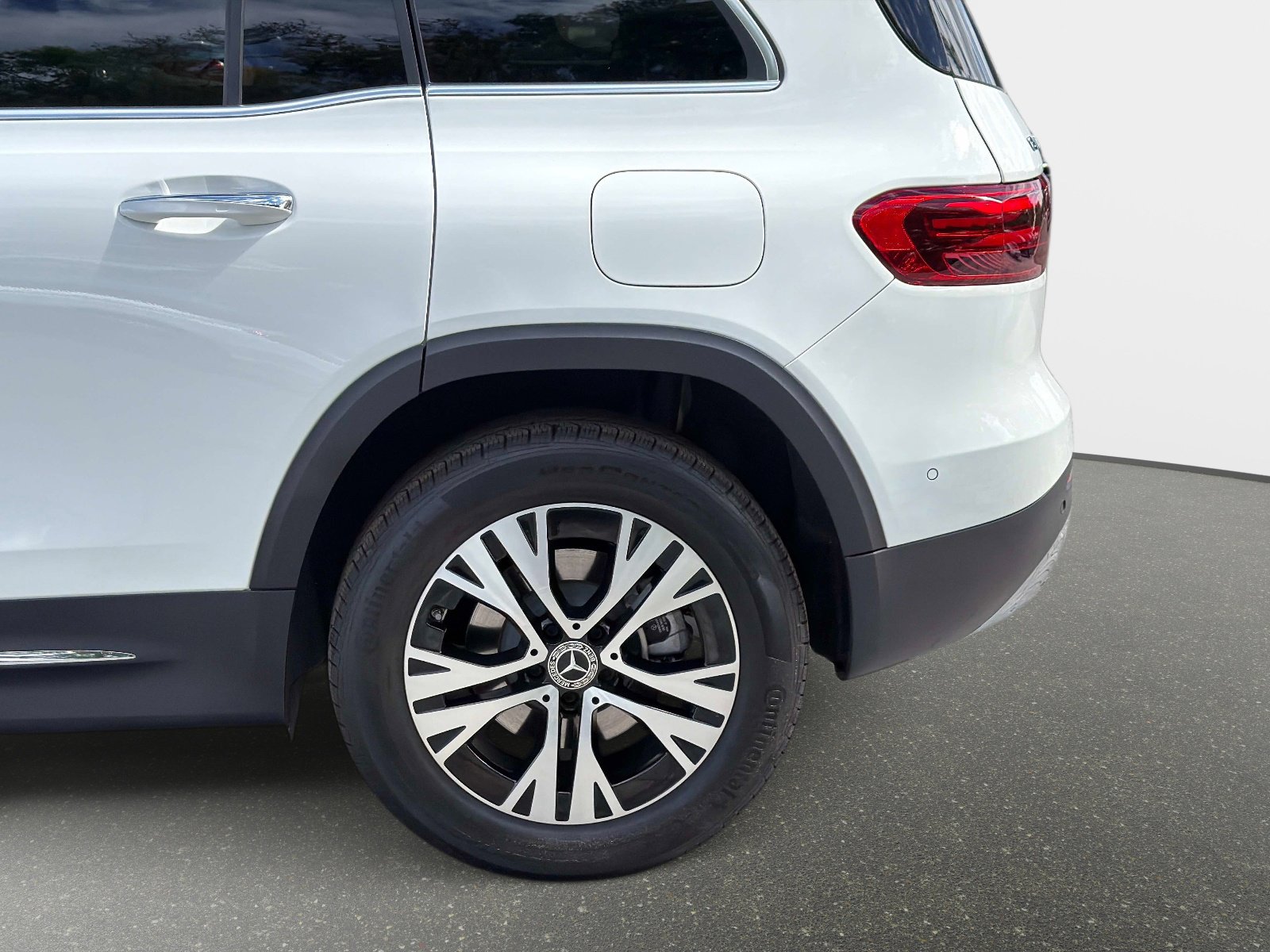 Used 2026 Mercedes-Benz GLB 250 4MATIC image 18