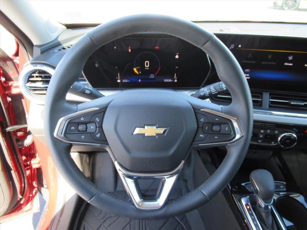 Certified 2025 Chevrolet Trax LT w/ Driver Confidence Package image 14