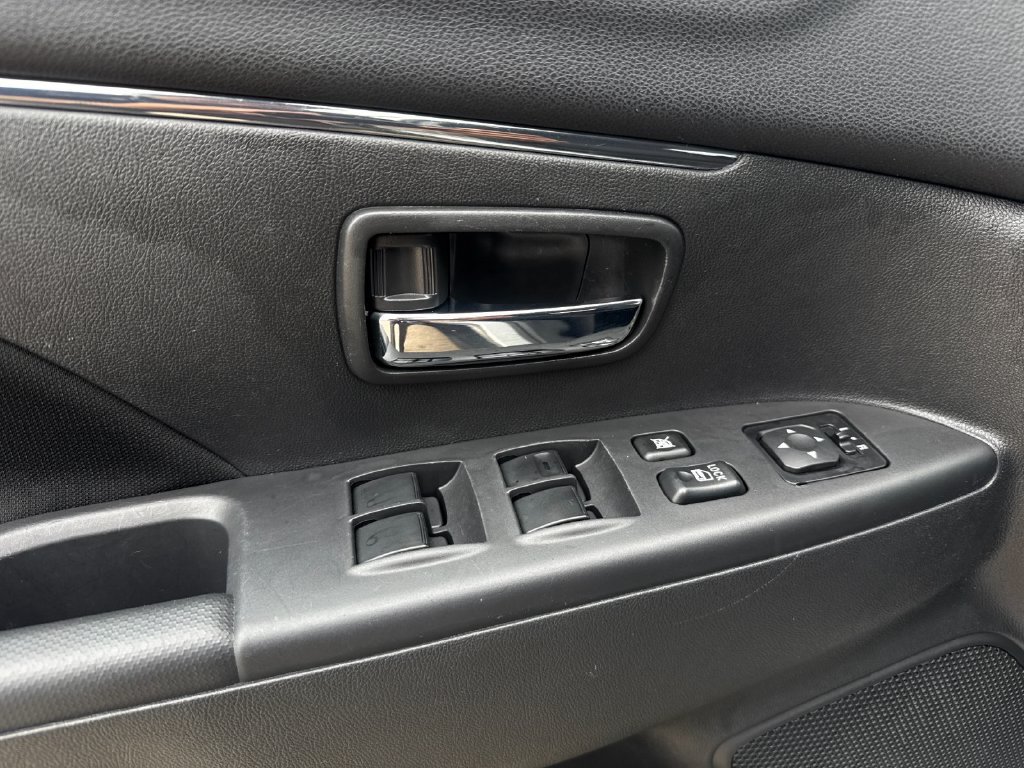 Used 2025 Mitsubishi Outlander Sport ES AWD/4WD image 11