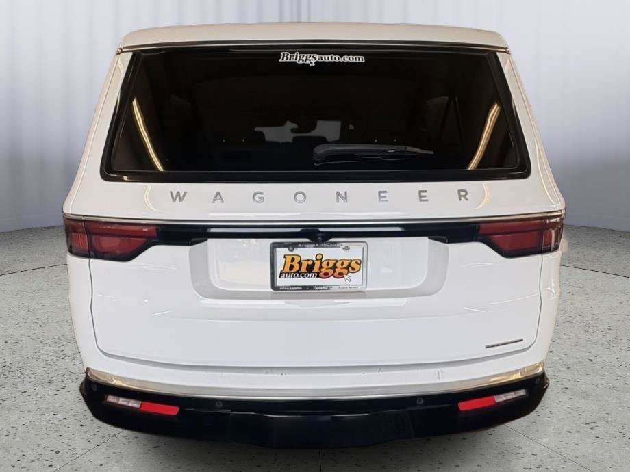 Used 2024 Jeep Wagoneer L Series II w/ Flexible Seating Group AWD/4WD image 4