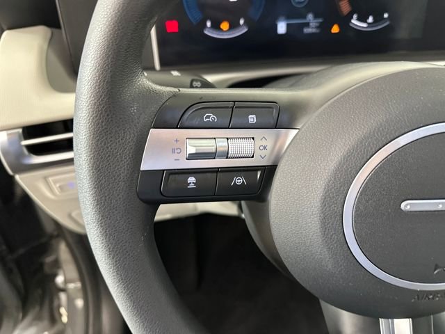 Used 2025 Hyundai Tucson SE image 15