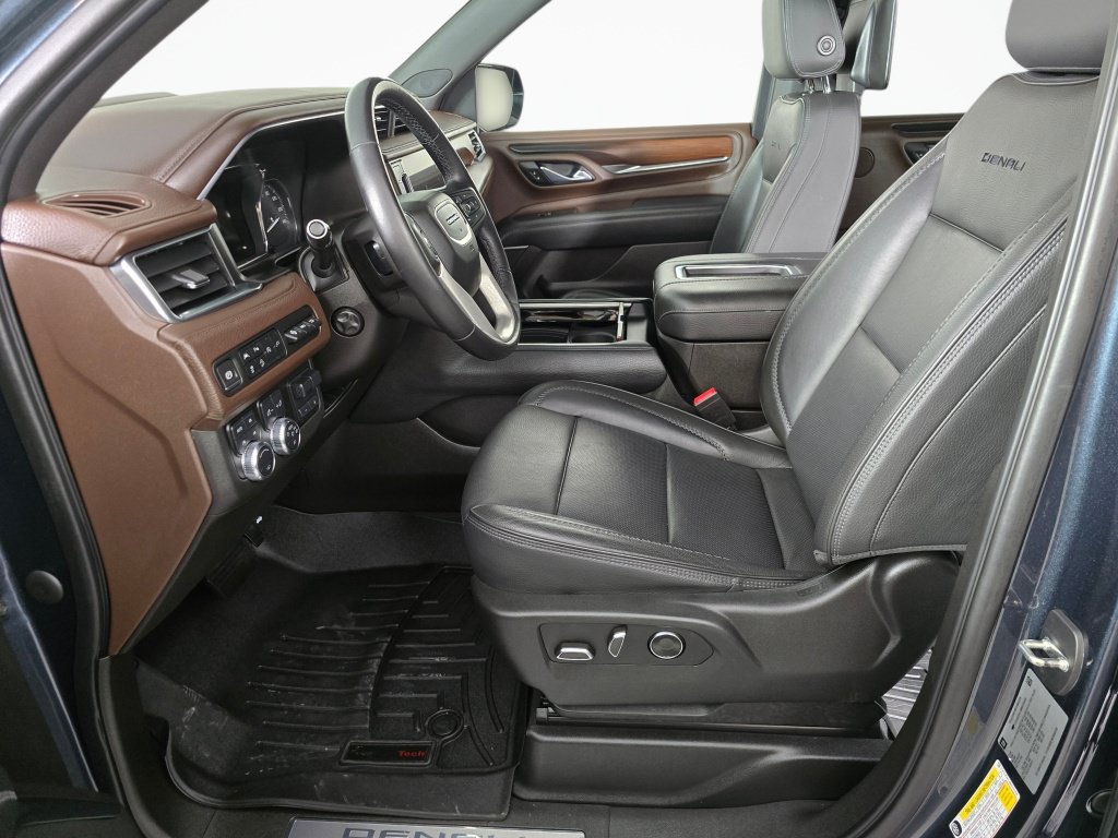 Used 2021 GMC Yukon Denali w/ Denali Ultimate Package AWD/4WD image 18
