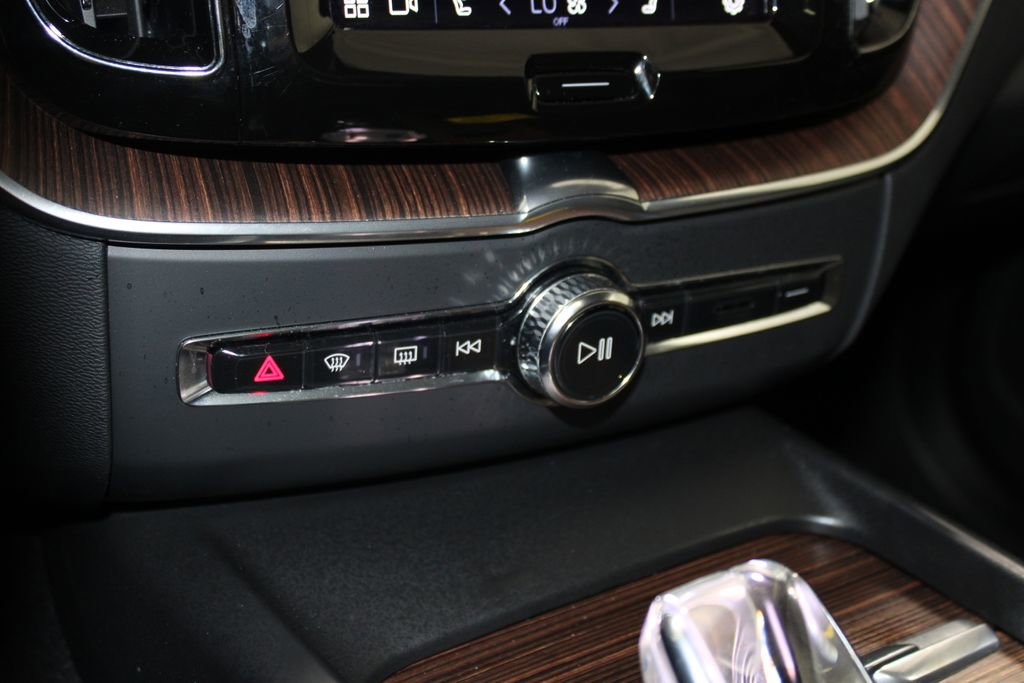 Used 2023 Volvo XC60 B6 Ultimate image 43