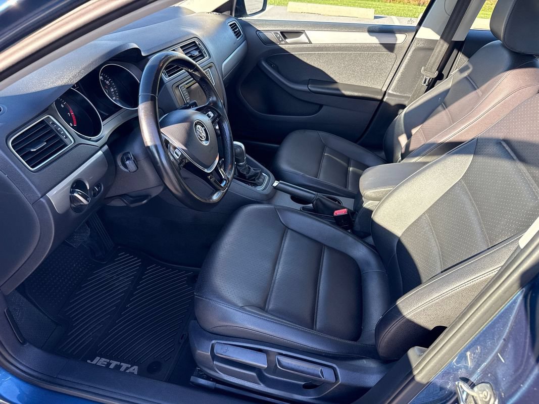 Used 2017 Volkswagen Jetta SE FWD image 10