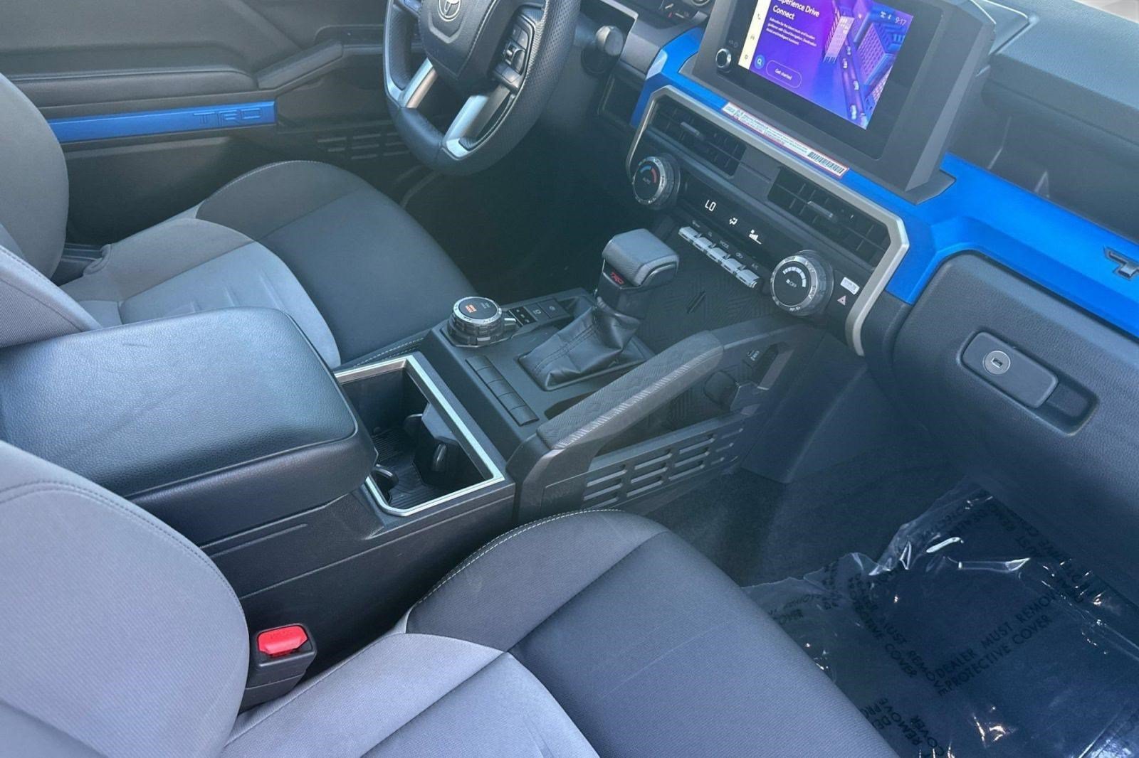 Used 2025 Toyota Tacoma TRD Sport AWD/4WD image 19