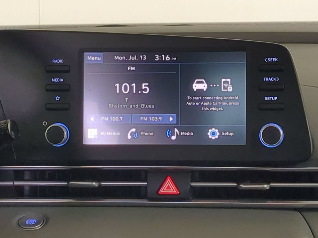 Used 2025 Hyundai Elantra Sport FWD image 19