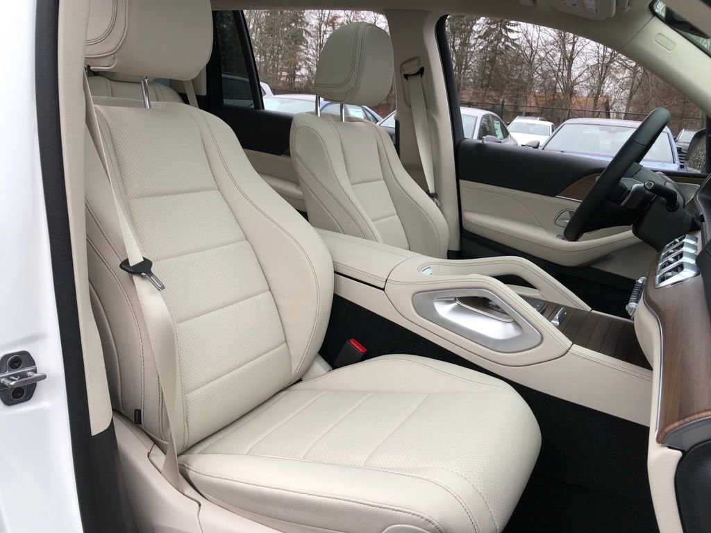 New 2026 Mercedes-Benz GLS 450 4MATIC image 35