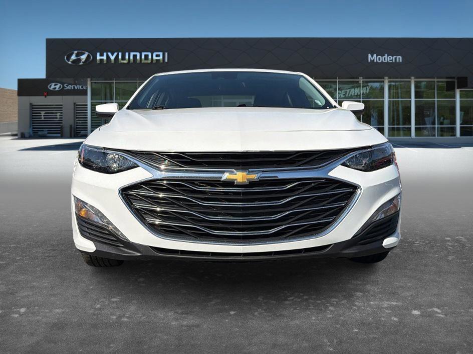 Used 2024 Chevrolet Malibu LT FWD image 2