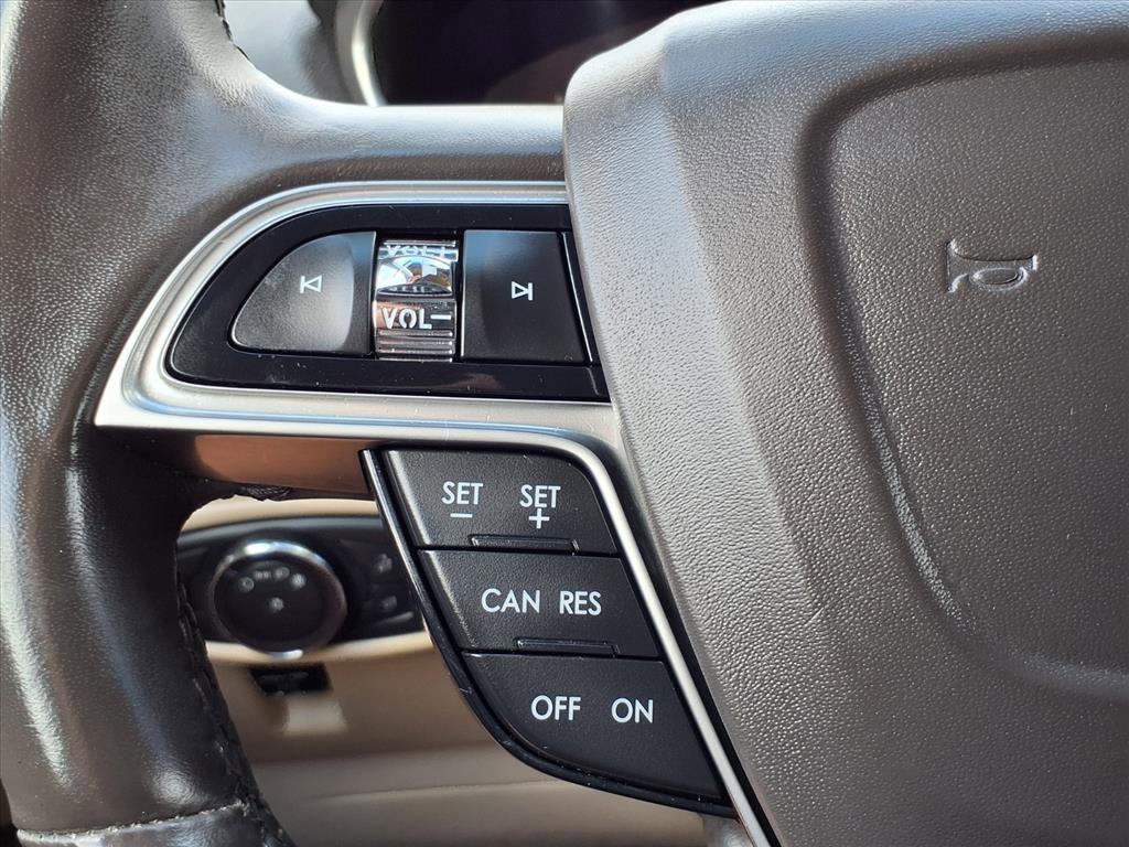 Used 2019 Lincoln Nautilus Select image 17