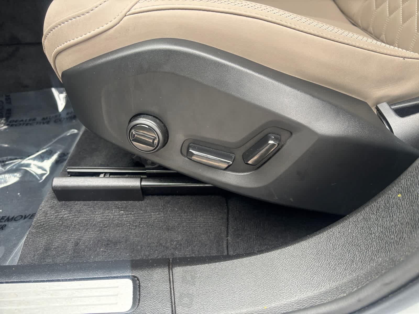 Used 2026 Volvo XC60 B5 Plus AWD/4WD image 23