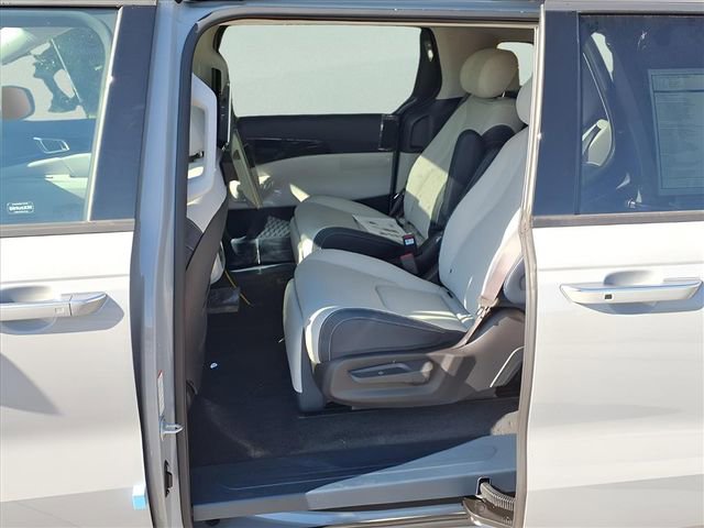 New 2026 Kia Carnival SX Prestige FWD image 25