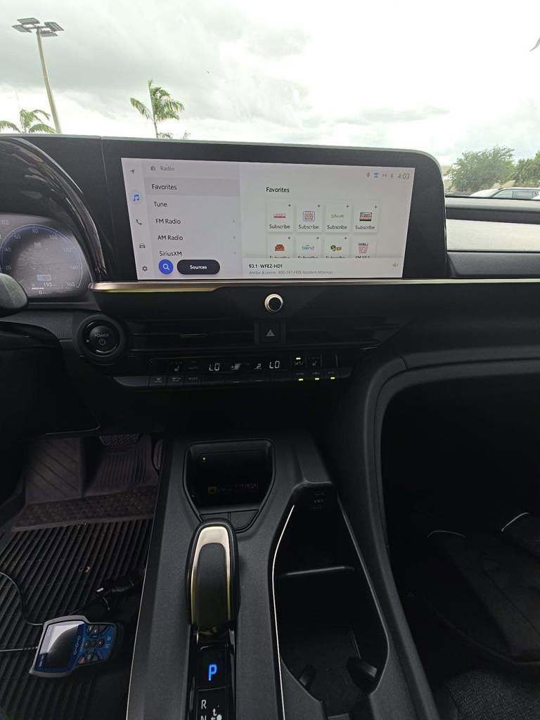 Used 2023 Toyota Crown XLE image 6