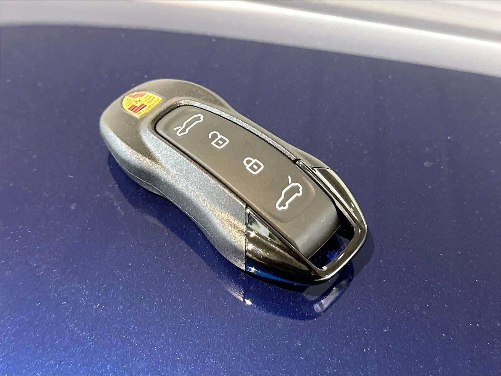 New 2026 Porsche Macan 4 Electric AWD/4WD image 21