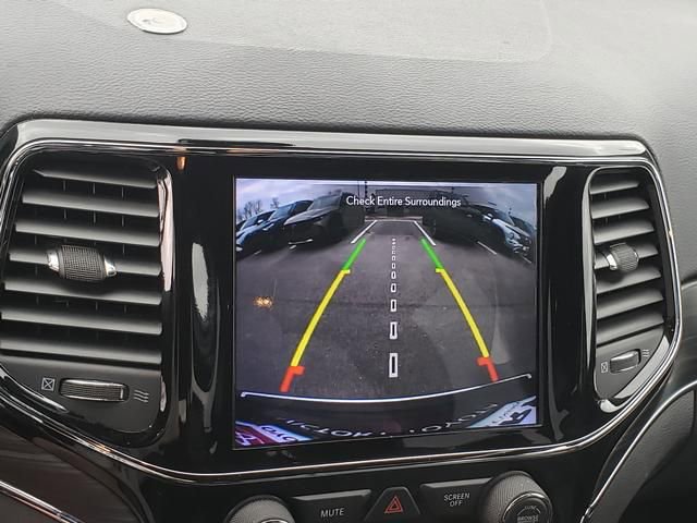 Used 2019 Jeep Grand Cherokee Limited image 23