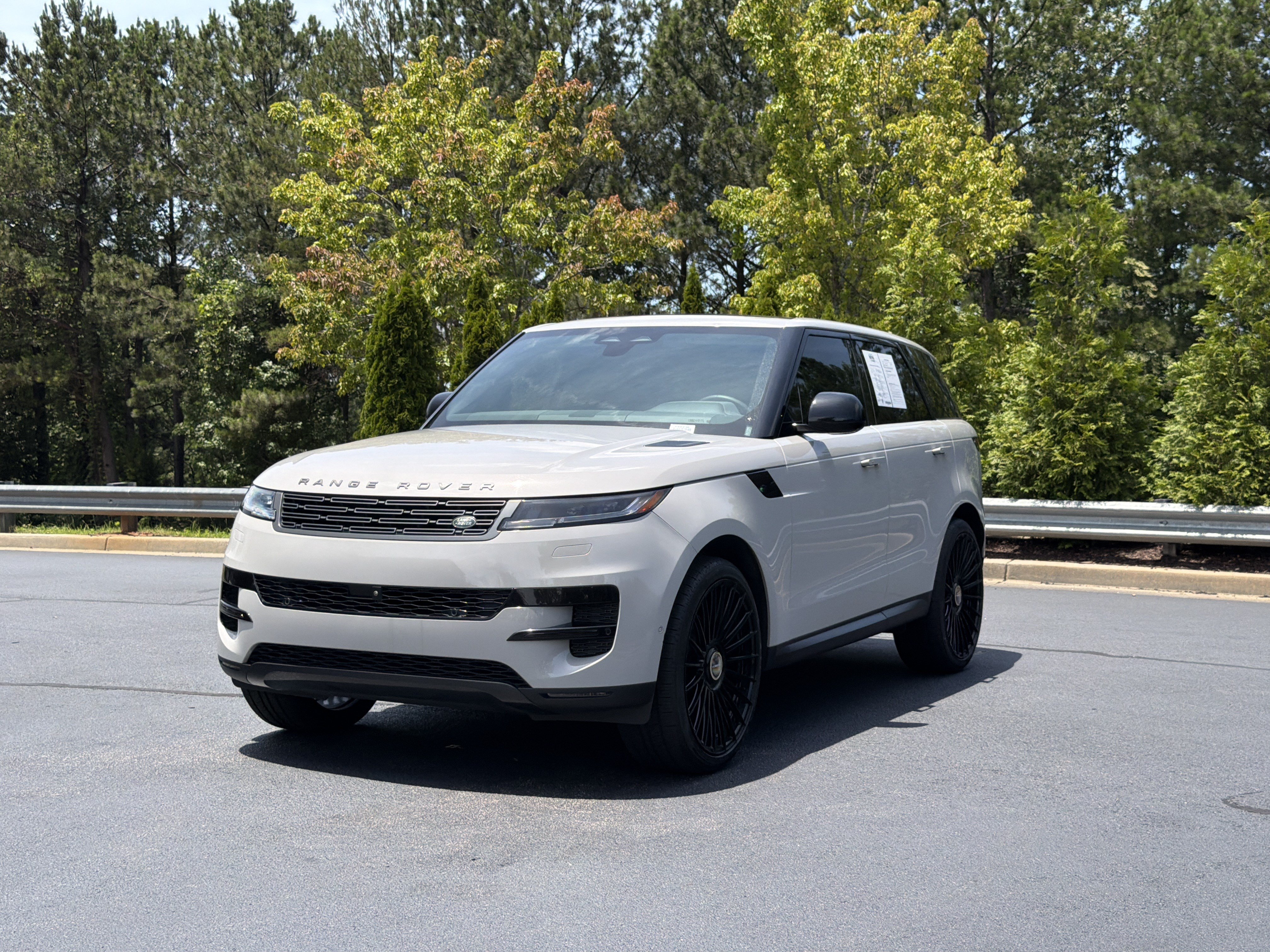 Used 2024 Land Rover Range Rover Sport SE AWD/4WD image 13
