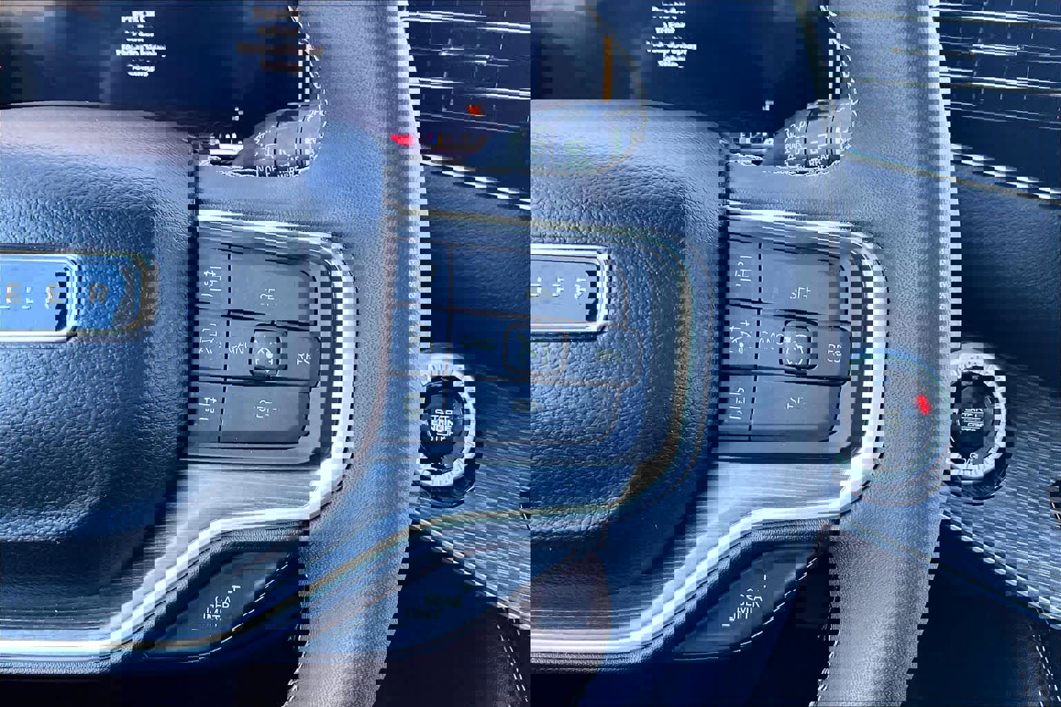 Used 2024 Jeep Wagoneer L Series III w/ Flexible Seating Group image 25