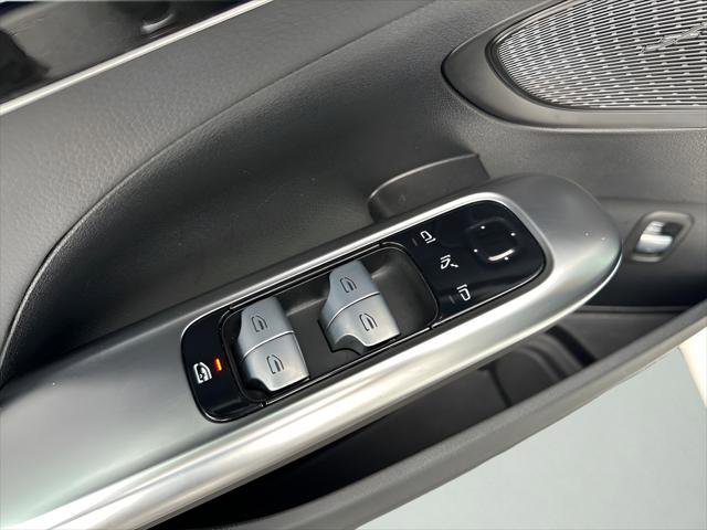 Used 2023 Mercedes-Benz C 300 Sedan image 14