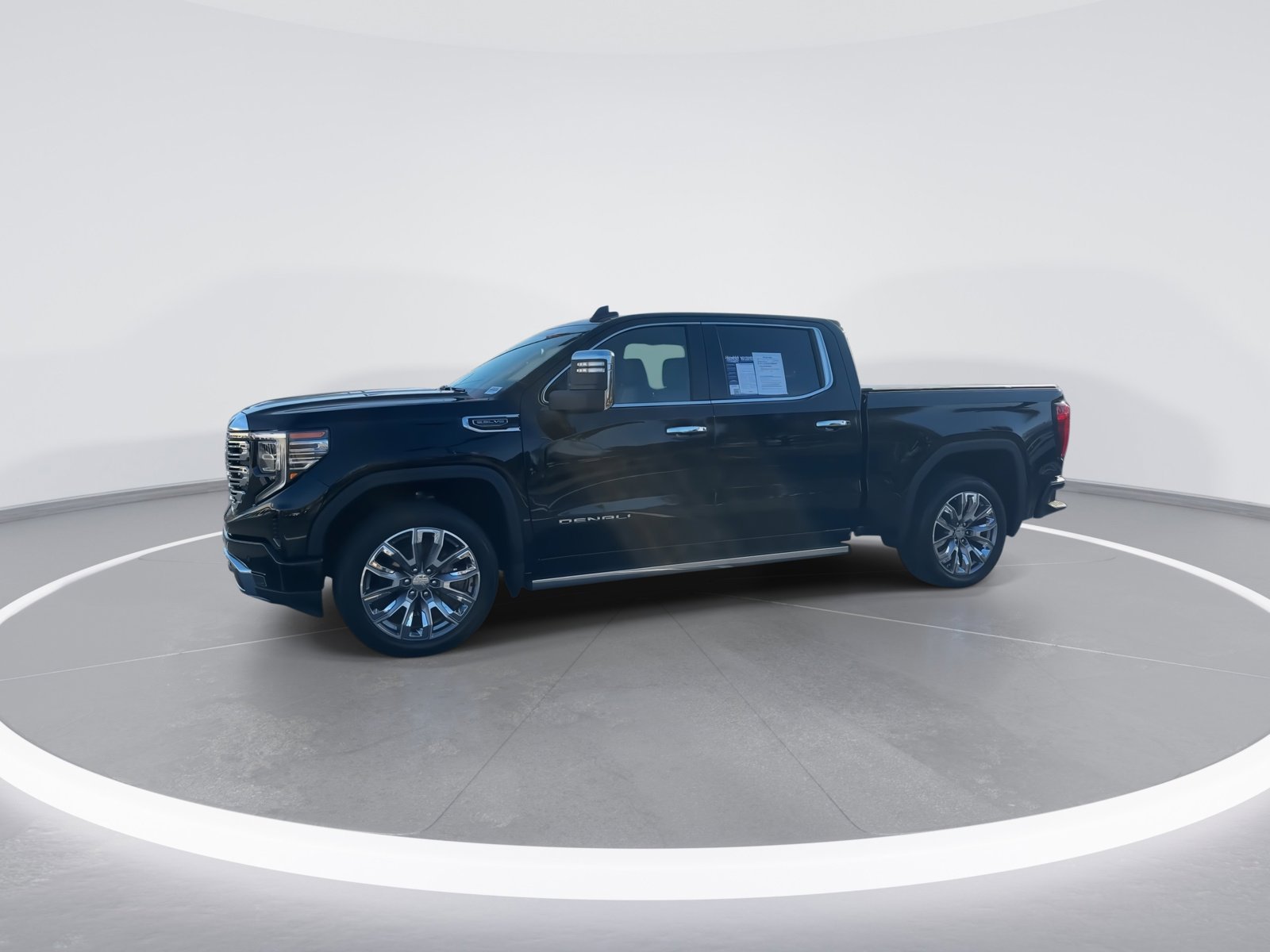 Used 2024 GMC Sierra 1500 Denali w/ Denali Reserve Package image 5
