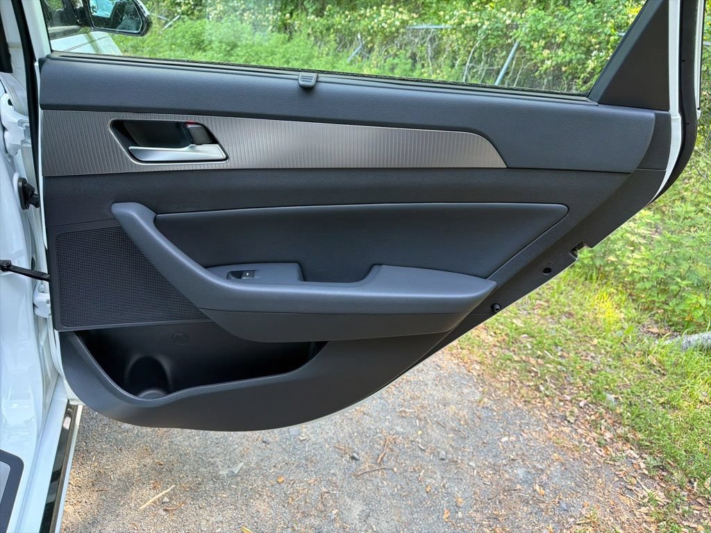 Used 2019 Hyundai Sonata Limited w/ Cargo Package FWD image 12
